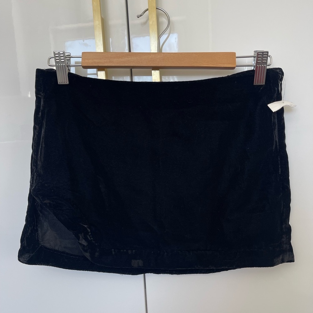 Free People Velvet mini skirt size 4 black NWT